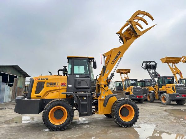 MÁY XÚC LẬT ZL946 KẸP GẮP