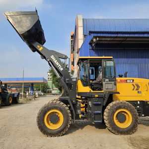 MÁY XÚC LẬT SHANTUI L36-B3