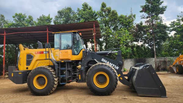MÁY XÚC LẬT SHANTUI L55-B5 HMAX