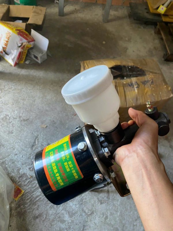 Sạc Pô Thắng Xe Xúc Lật