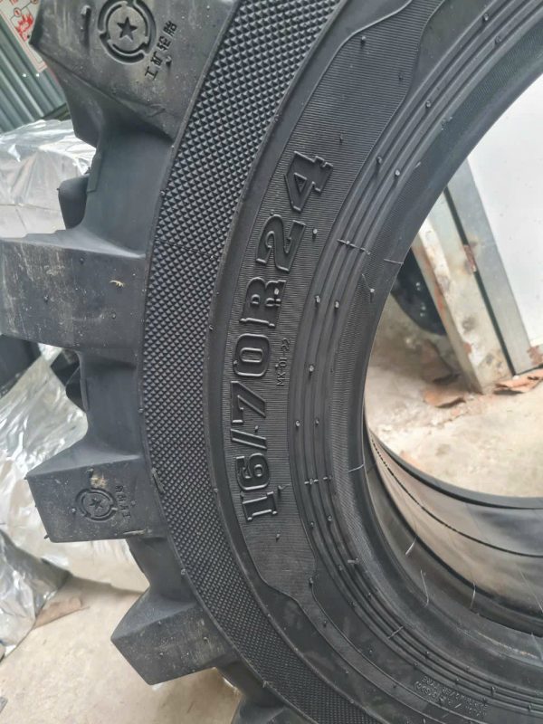 Lốp bán đặc xúc lật 16/70-24 20PR